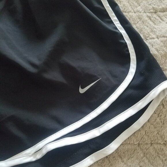 Nike tempo running shorts - Picture 4 of 5
